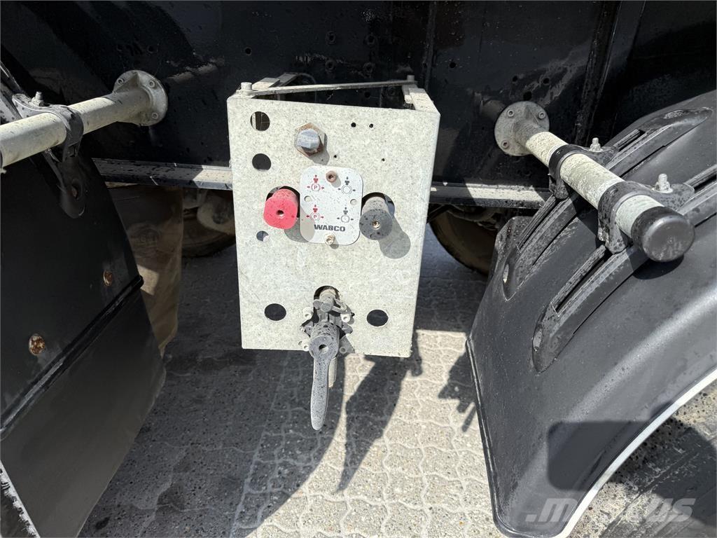 Kel-Berg T220V 23 m³ Kiper poluprikolice