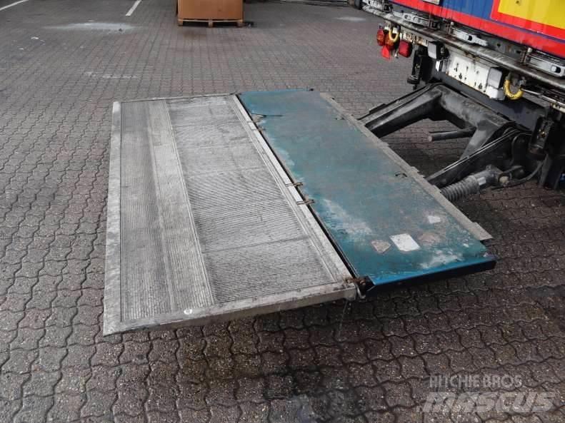 Krone 34 pl. Poluprikolice sa ceradom