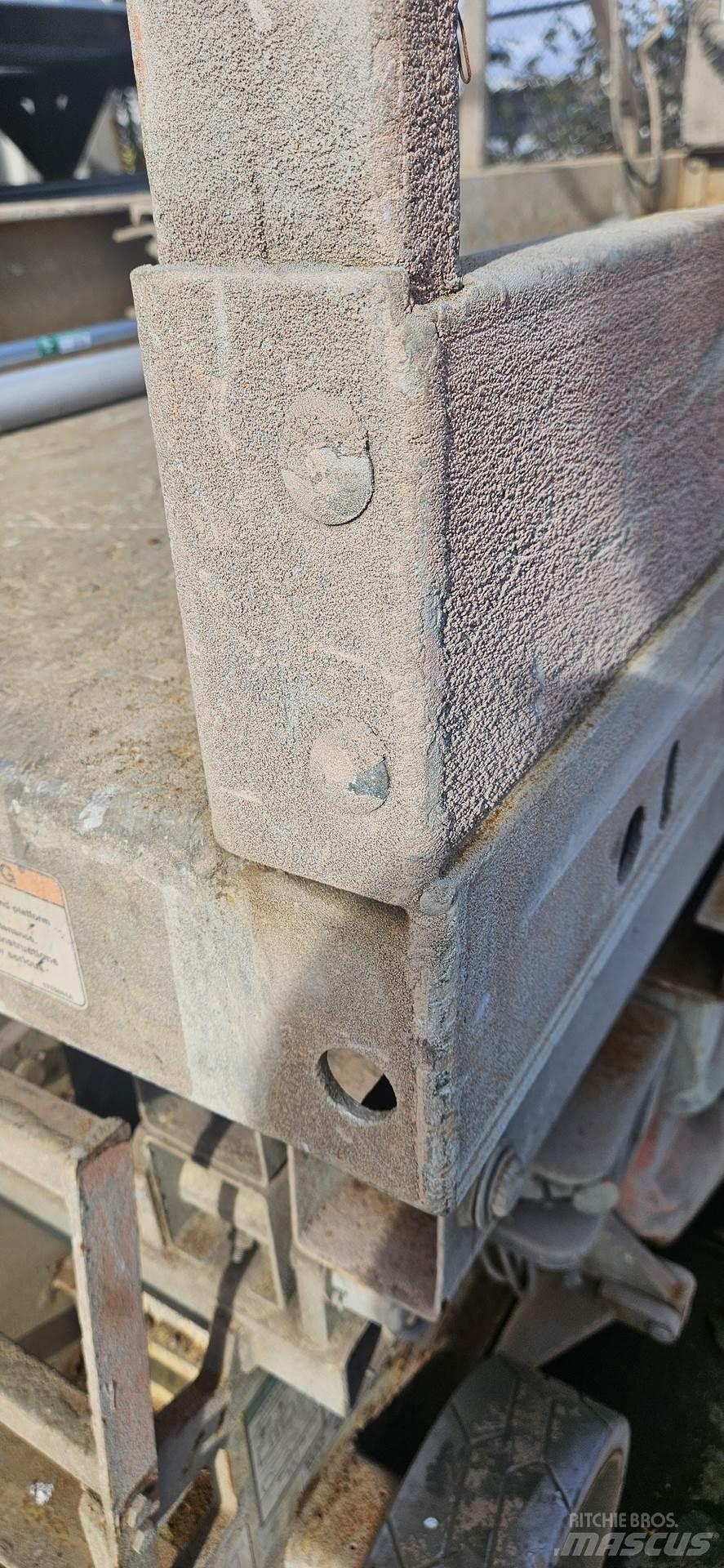 JLG 2630ES Škaraste platforme
