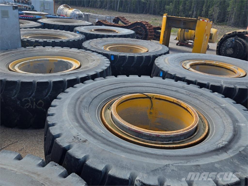 Komatsu 830E-1DC Gume, kotači i naplatci