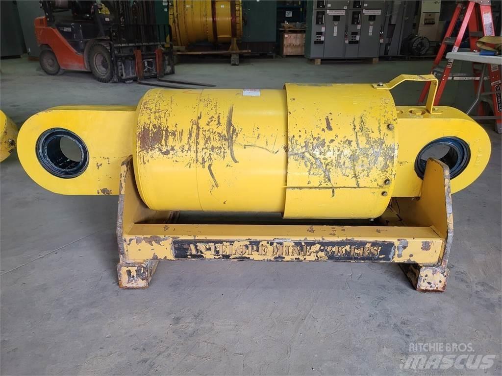 Komatsu EH9423 Zglobni demperi