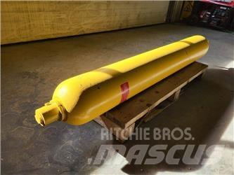 Komatsu PC2733 Zglobni demperi