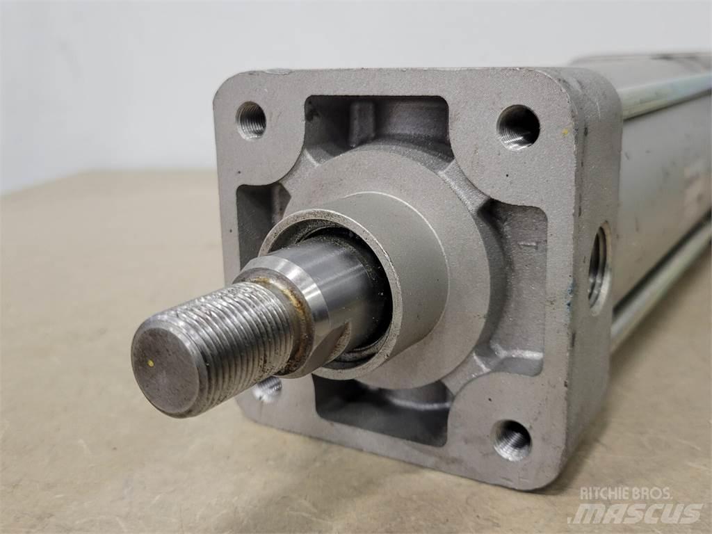 SMC NCDA1B325-0800 Transport – ostalo