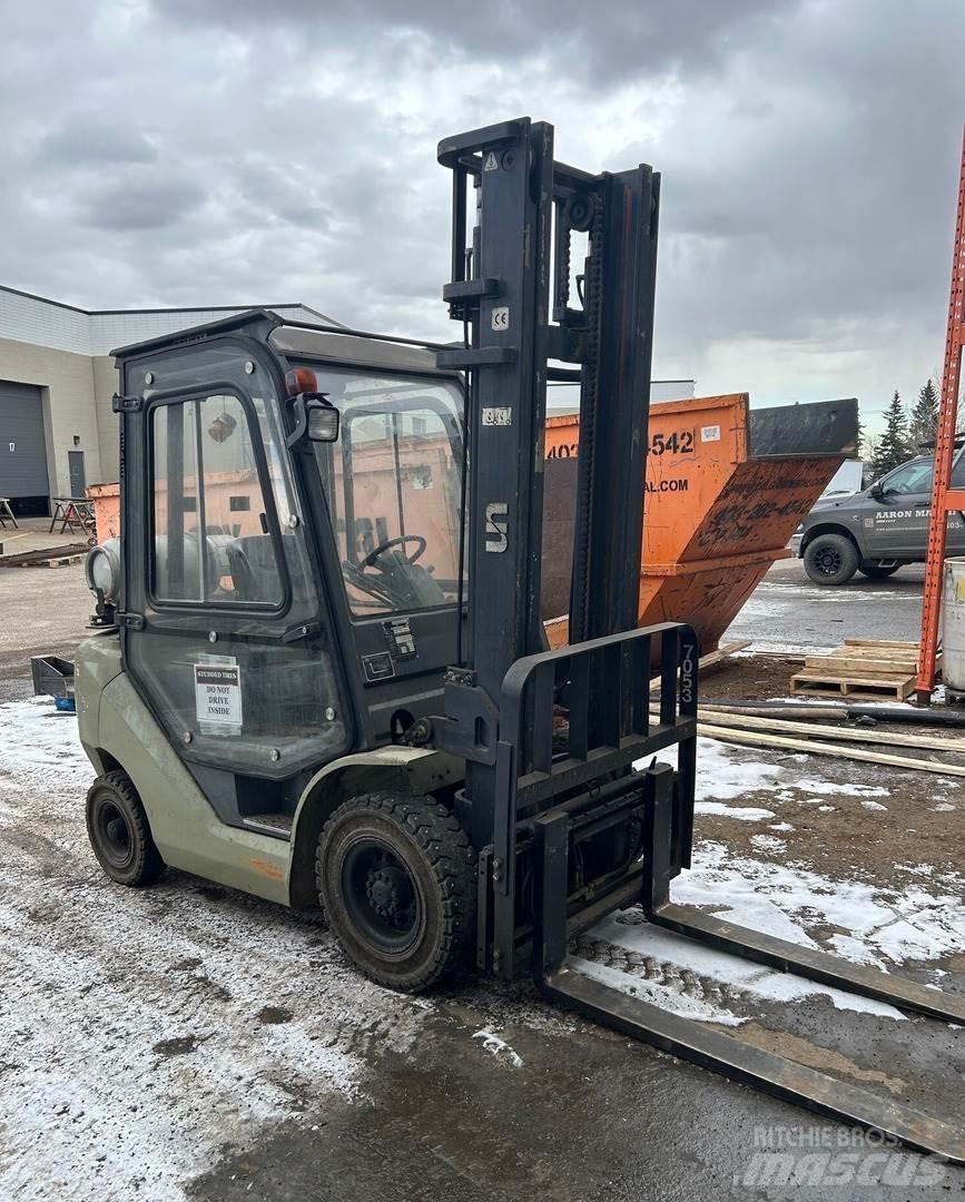 UN Forklift FL25T-JA Ostalo