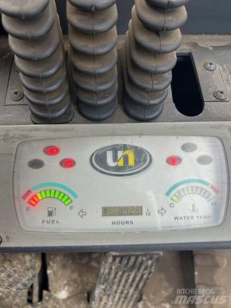 UN Forklift FL25T-JA Ostalo