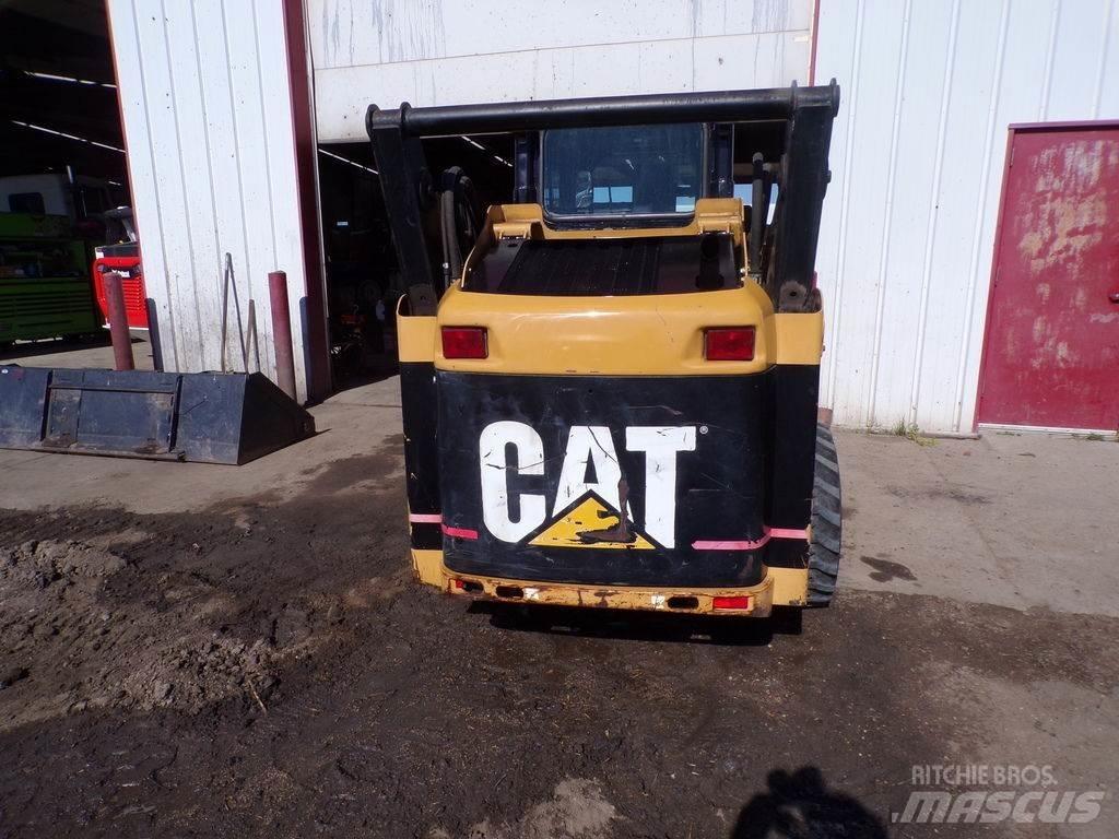 CAT 232 Skid steer mini utovarivači
