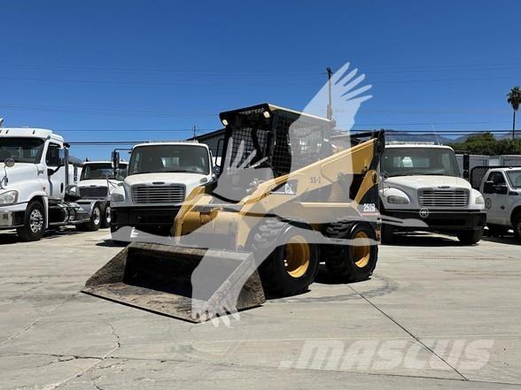 CAT 252B Skid steer mini utovarivači