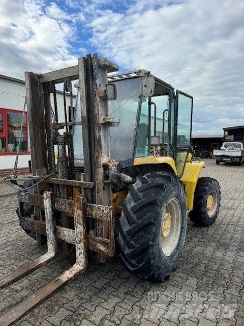 JCB 940-2 Terenski viličar