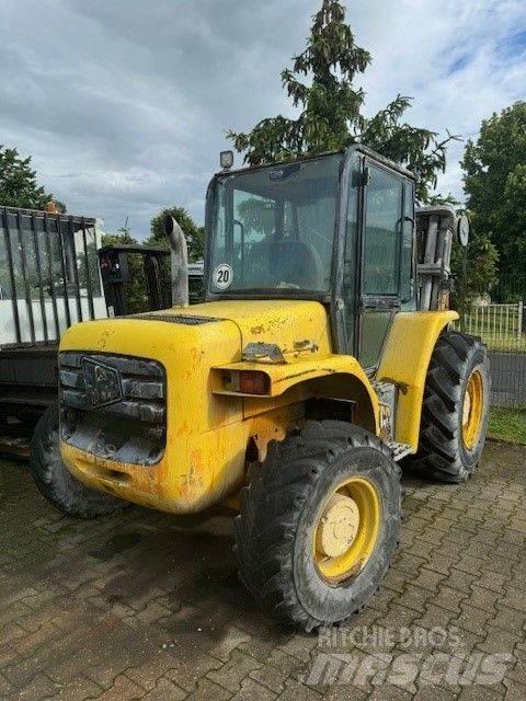 JCB 940-2 Terenski viličar