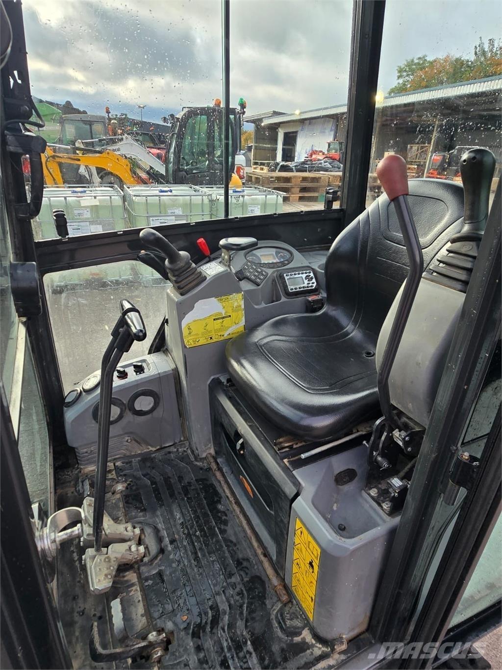 Bobcat E17 Bageri gusjeničari