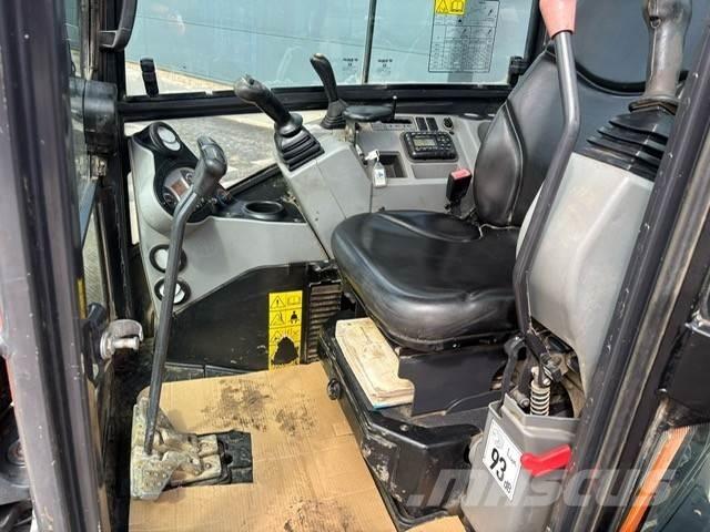 Develon Dx27z Bageri gusjeničari