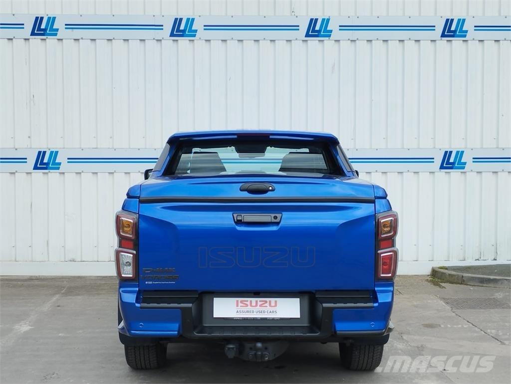 Isuzu V-Cross Kiperi