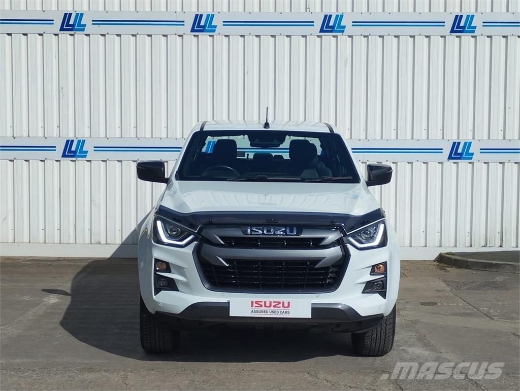 Isuzu V-Cross Kiperi