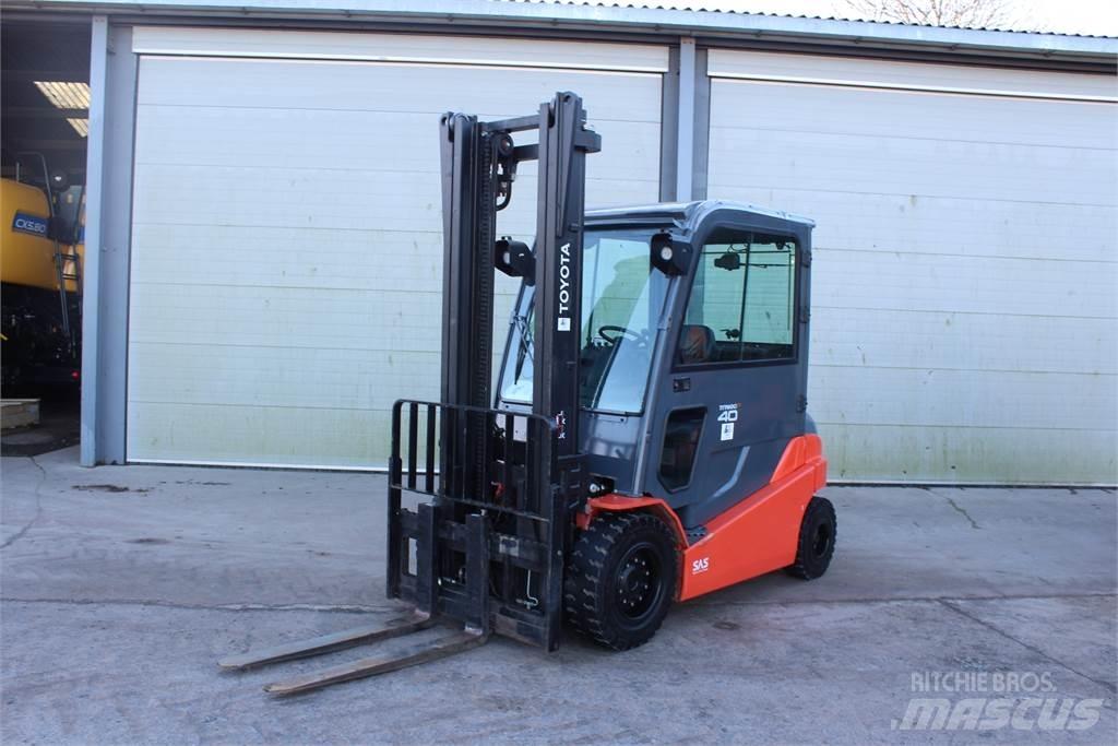 Toyota 4T Forklift Viličari - ostalo