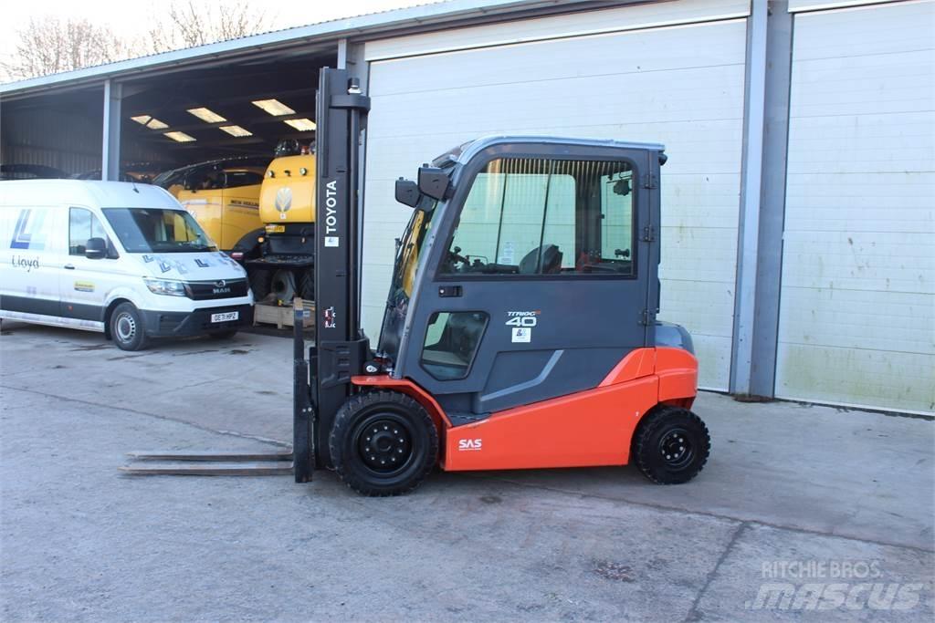 Toyota 4T Forklift Viličari - ostalo
