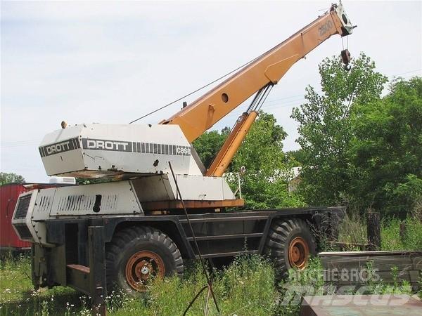 Drott 2500 Rabljene dizalice za težak teren