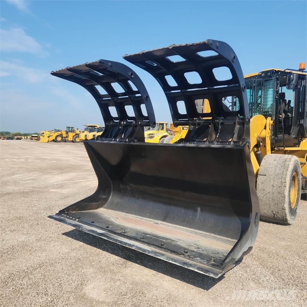 CAT 938M Utovarivači na kotačima