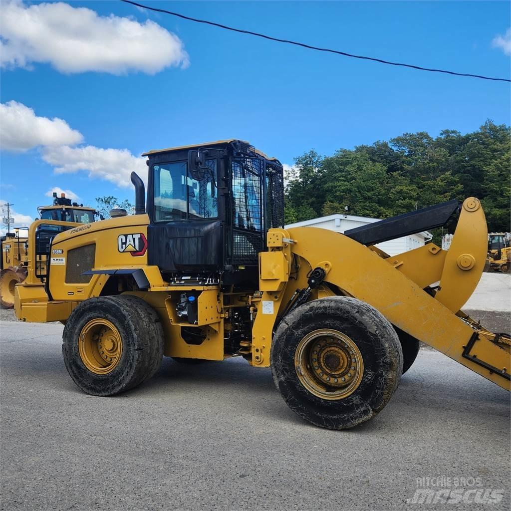 CAT 938M Utovarivači na kotačima