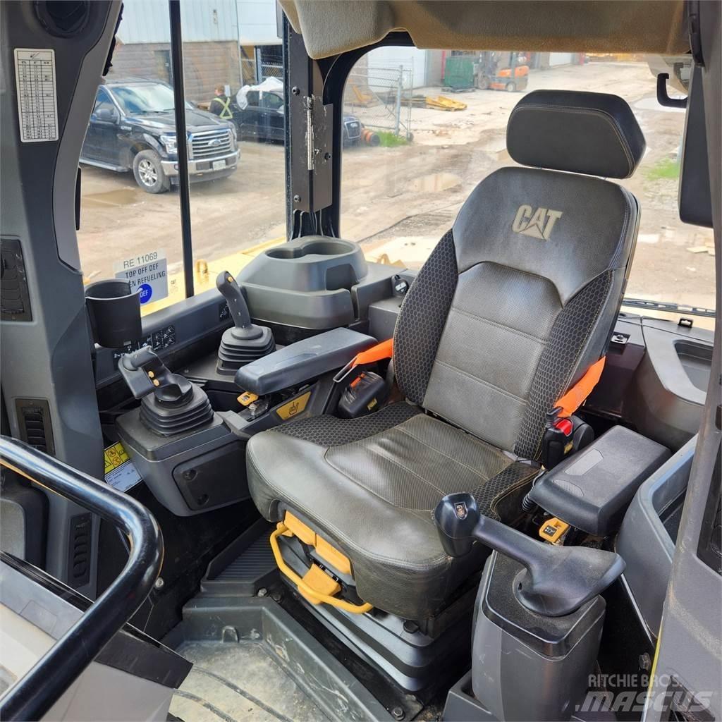 CAT D6 LGP VP Buldožeri gusjeničari