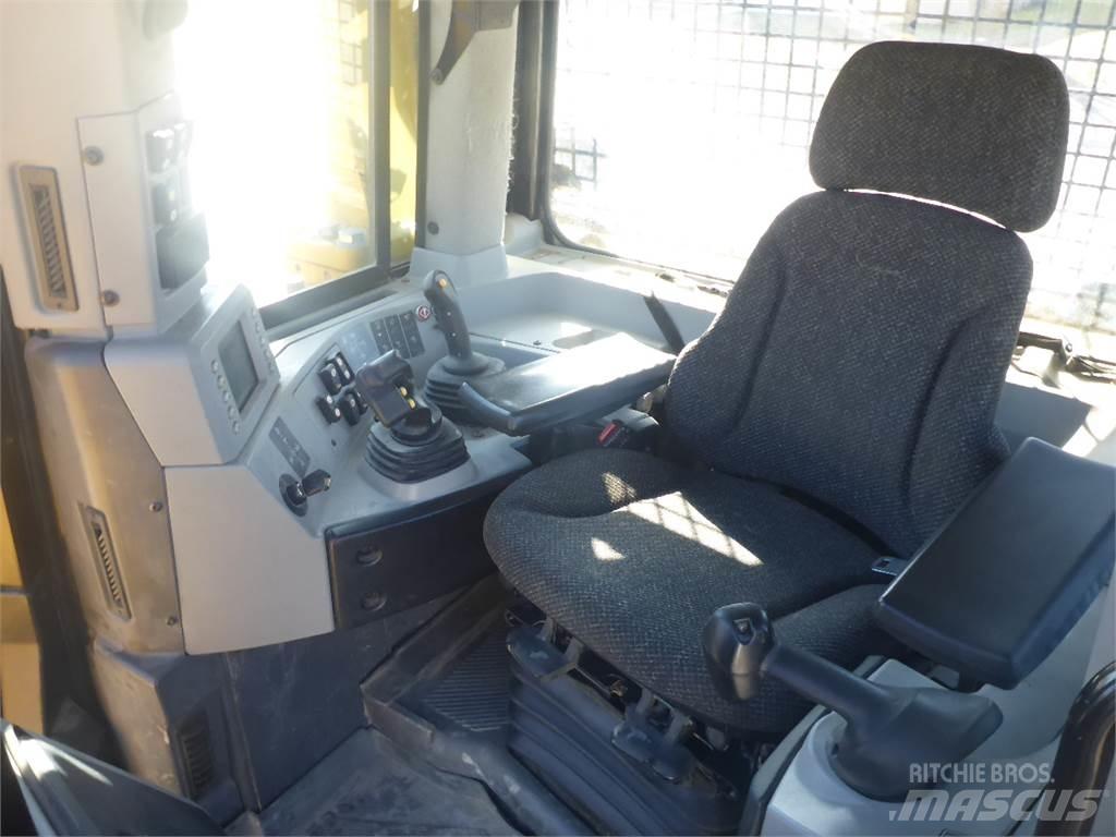 CAT D8T Buldožeri gusjeničari