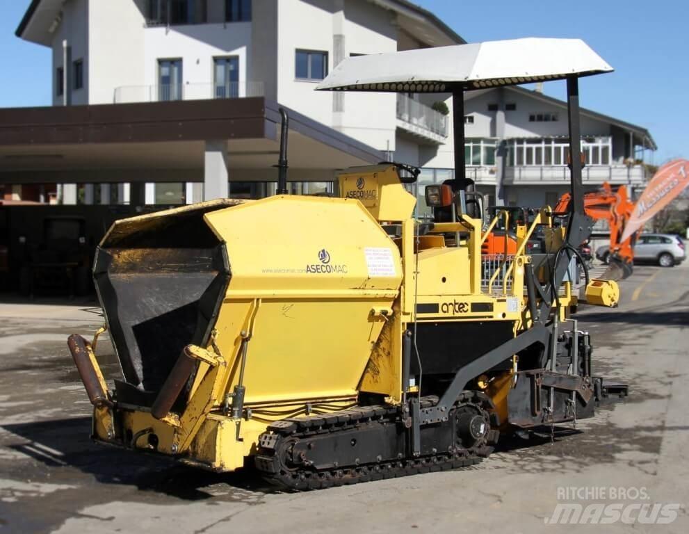 Antec PT2600 Asfaltni finišeri
