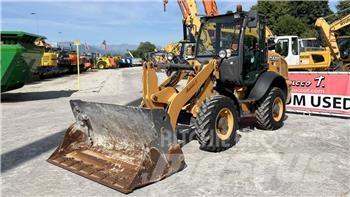CASE 221F 4x4 Utovarivači na kotačima