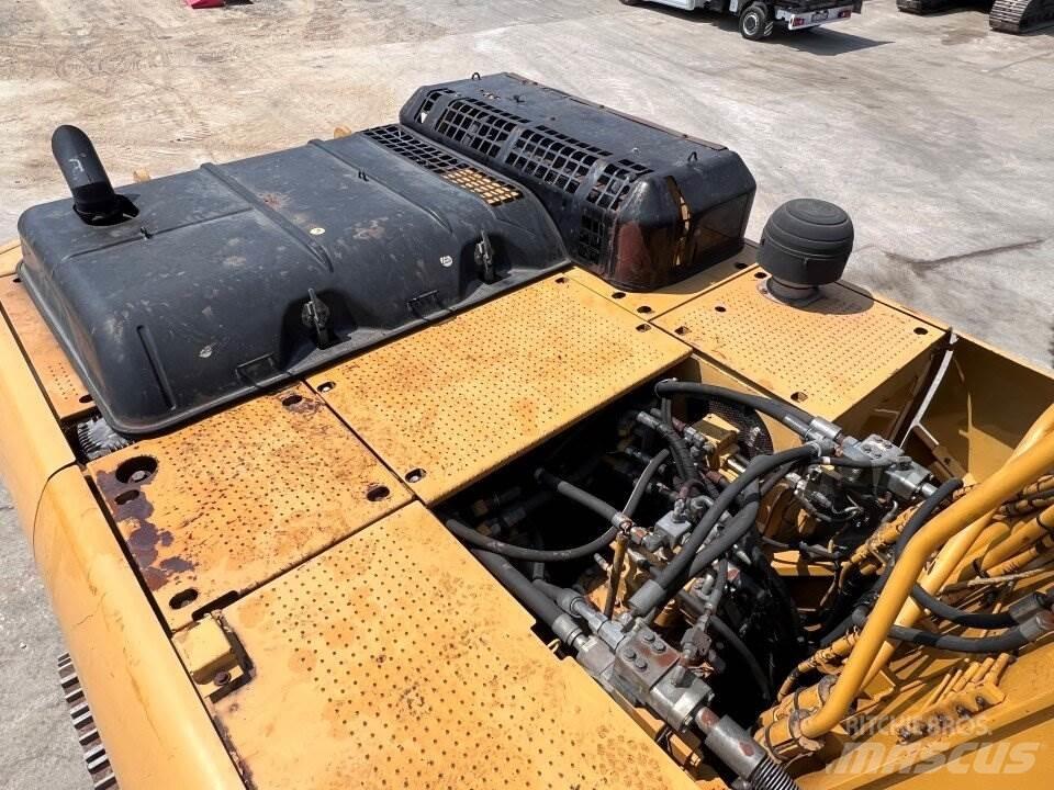 CAT 330D UHD Bageri gusjeničari