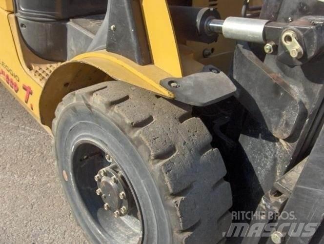 CAT DP30N Dizelski viličari