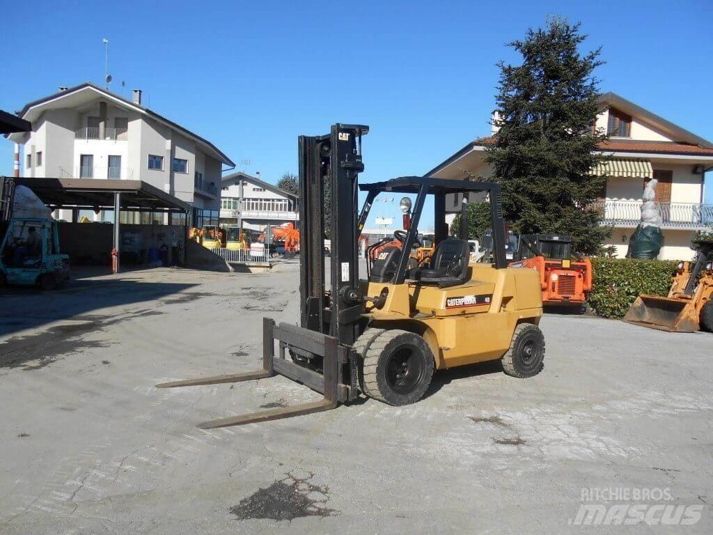 CAT DP40KL Dizelski viličari
