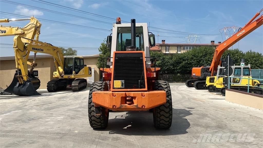 Fiat-Hitachi FR90 4X4 Utovarivači na kotačima