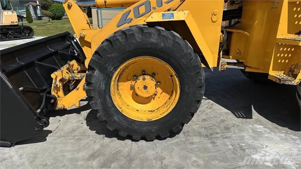 Foredil 40-13 4x4 Utovarni rovokopači