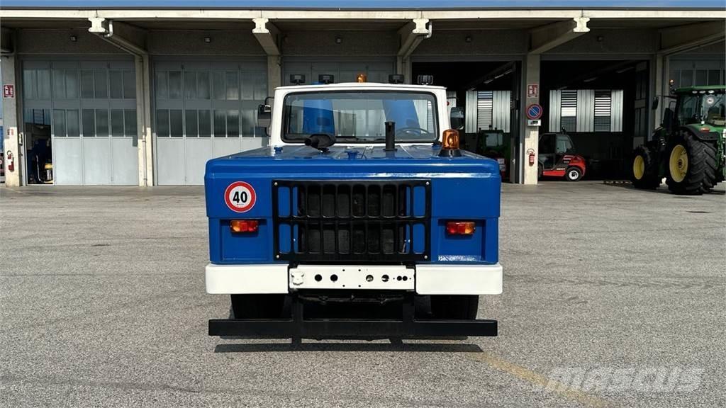  Fresia F60 4X4 Sniježne daske i  plugovi