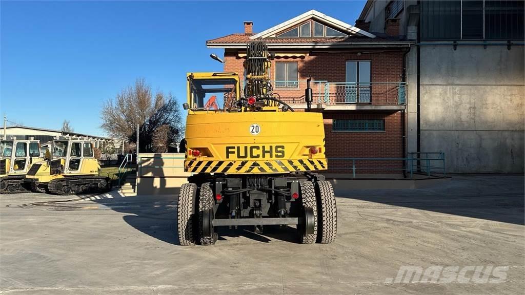 Fuchs MHB 230 ZW 4x4 Bageri na kotačima