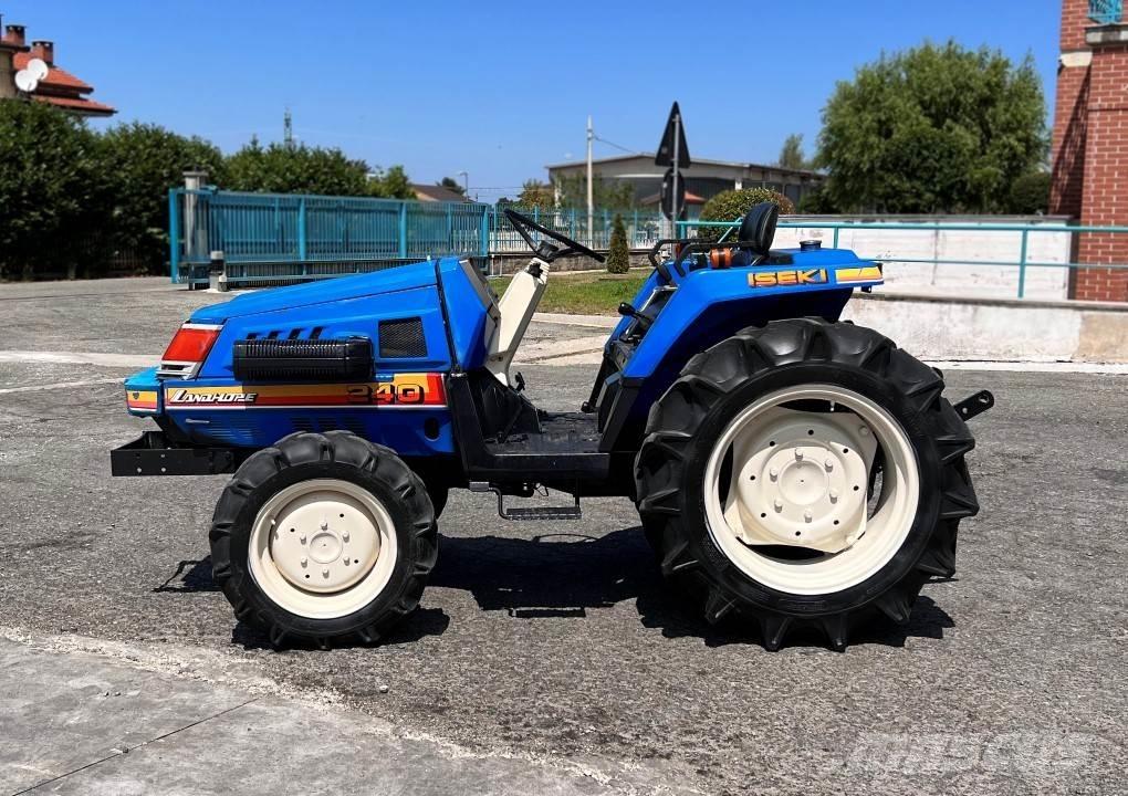Iseki 240 4x4 Sniježne daske i  plugovi