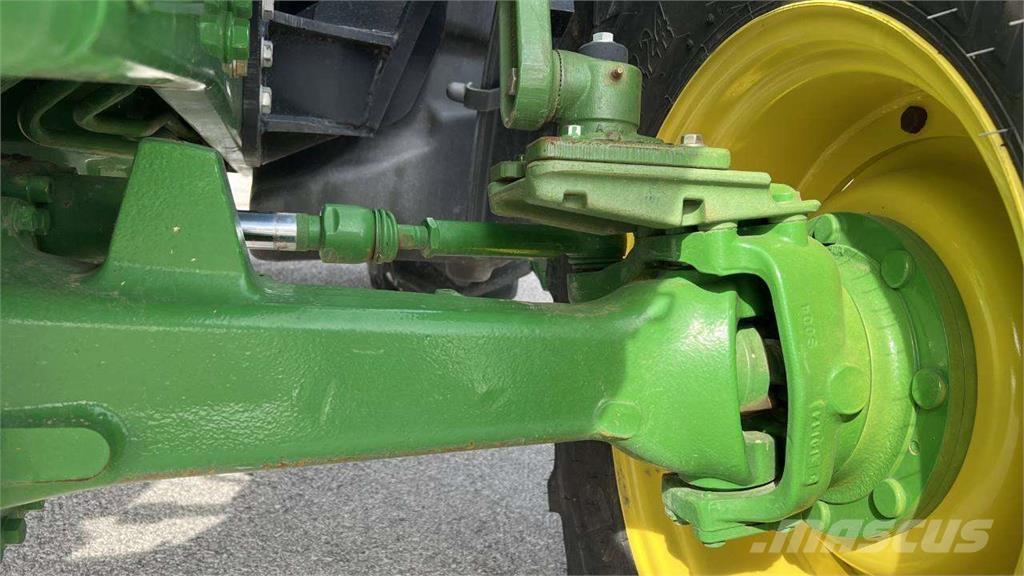 John Deere 6090MC 4X4 Sniježne daske i  plugovi