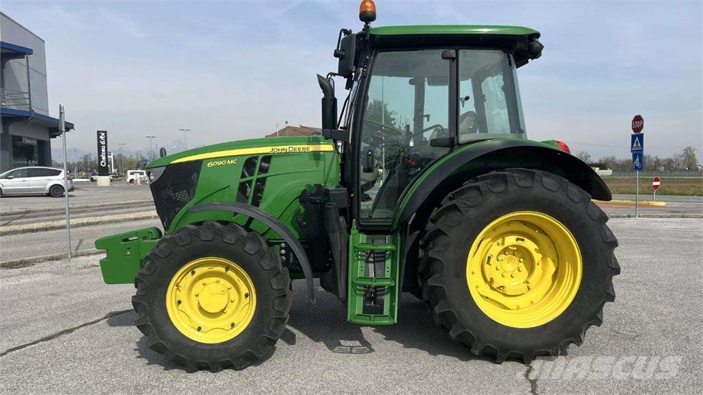 John Deere 6090MC 4X4 Sniježne daske i  plugovi