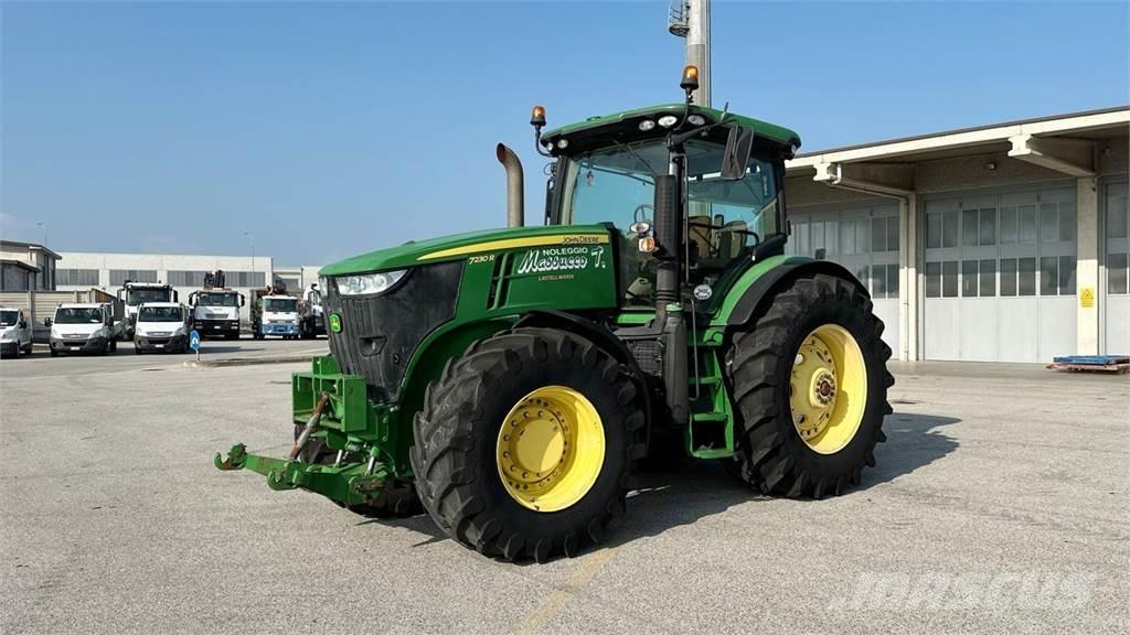 John Deere 7230R Sniježne daske i  plugovi