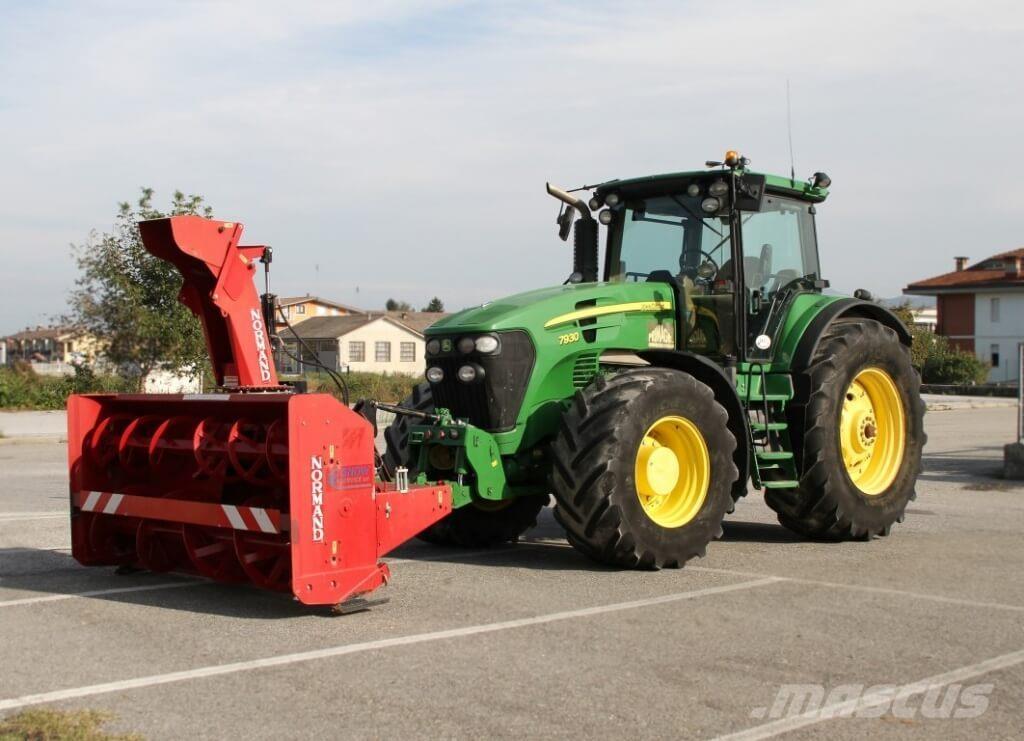 John Deere 7930 4X4 Sniježne daske i  plugovi