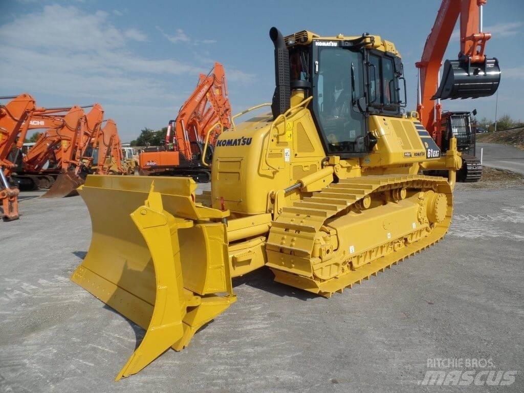 Komatsu D61 EXi Buldožeri gusjeničari