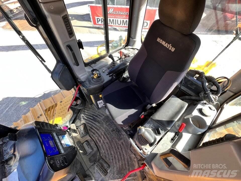 Komatsu D65 Buldožeri gusjeničari