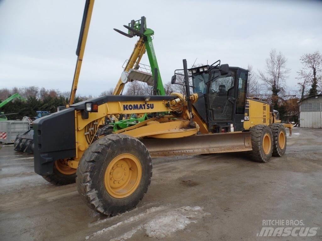 Komatsu GD675-5 Buldožeri gusjeničari