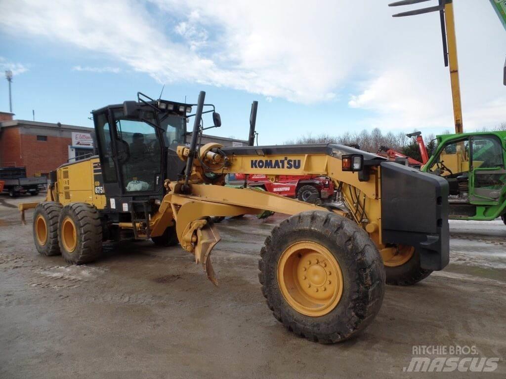 Komatsu GD675-5 Buldožeri gusjeničari