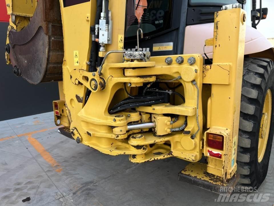 Komatsu WB93S-5E0 Utovarni rovokopači