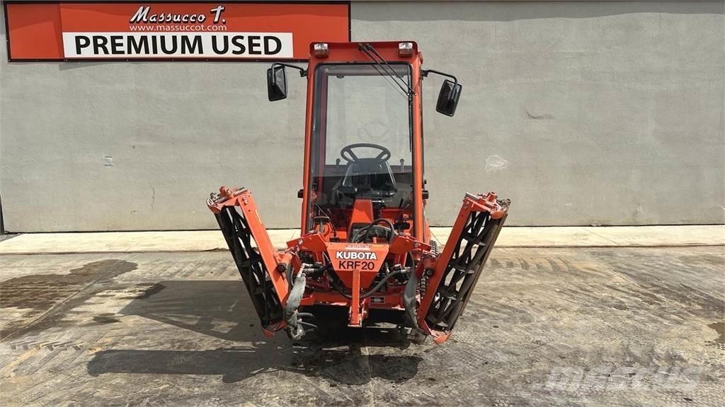 Kubota F2400 4X4 Sniježne daske i  plugovi