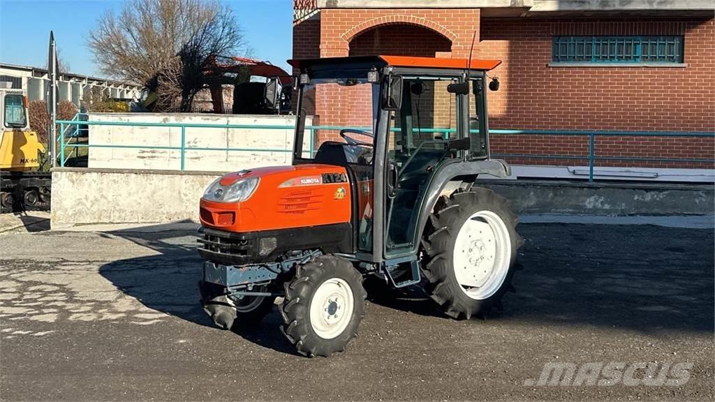 Kubota KT24 4X4 Sniježne daske i  plugovi