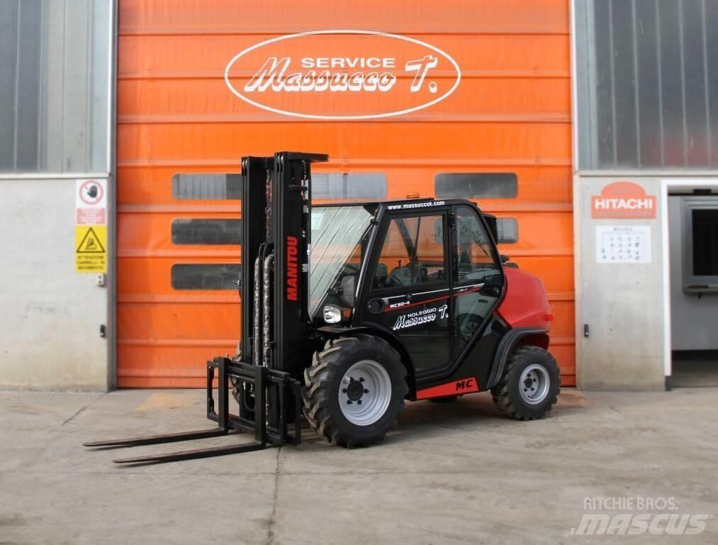 Manitou MC30-4 DK 4X4 Terenski viličar