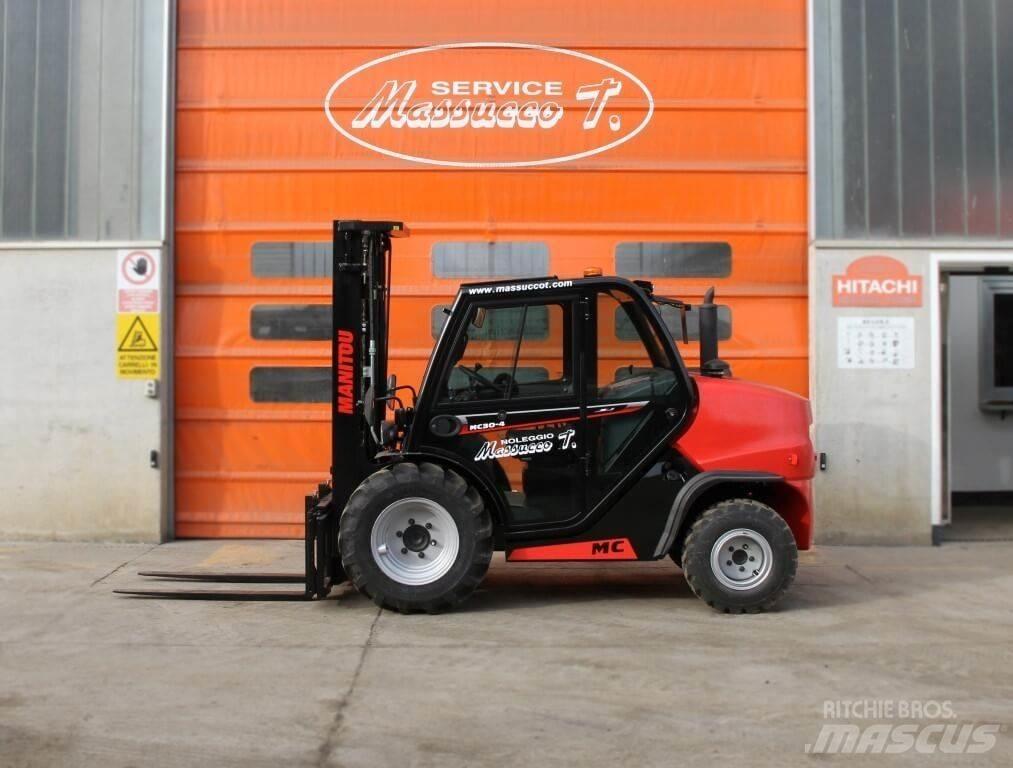 Manitou MC30-4 DK 4X4 Terenski viličar