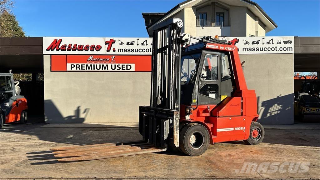 Mora M90 CSE Dizelski viličari