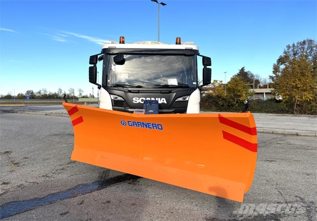 Scania P500 XT 8X4 Sniježne daske i  plugovi