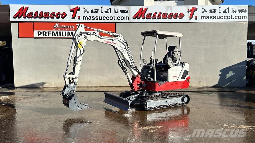 Takeuchi TB225 Mini bageri <7t